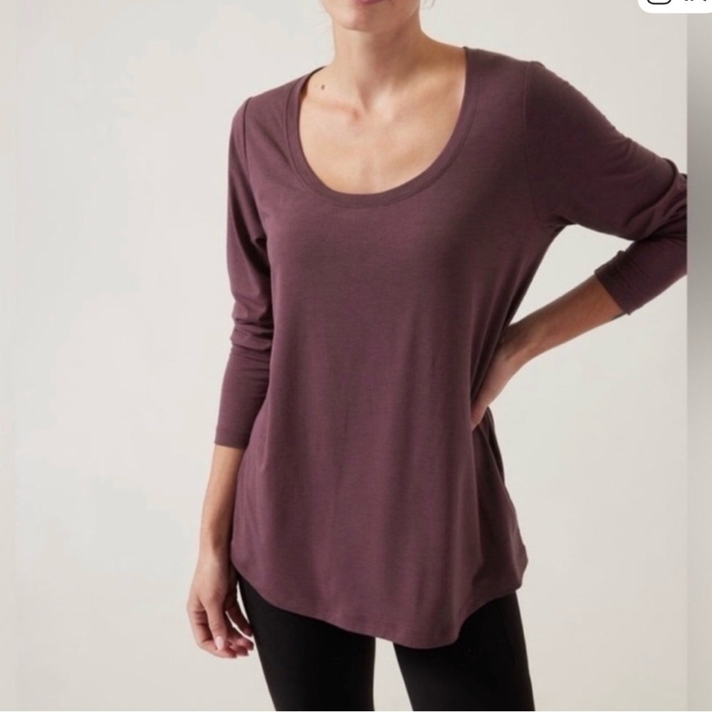 Athleta stratus II  Purple Long Sleeve Top